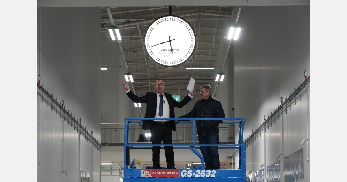 Clock unveiled to mark Gary Marshall’s service at New Covent Garden Market