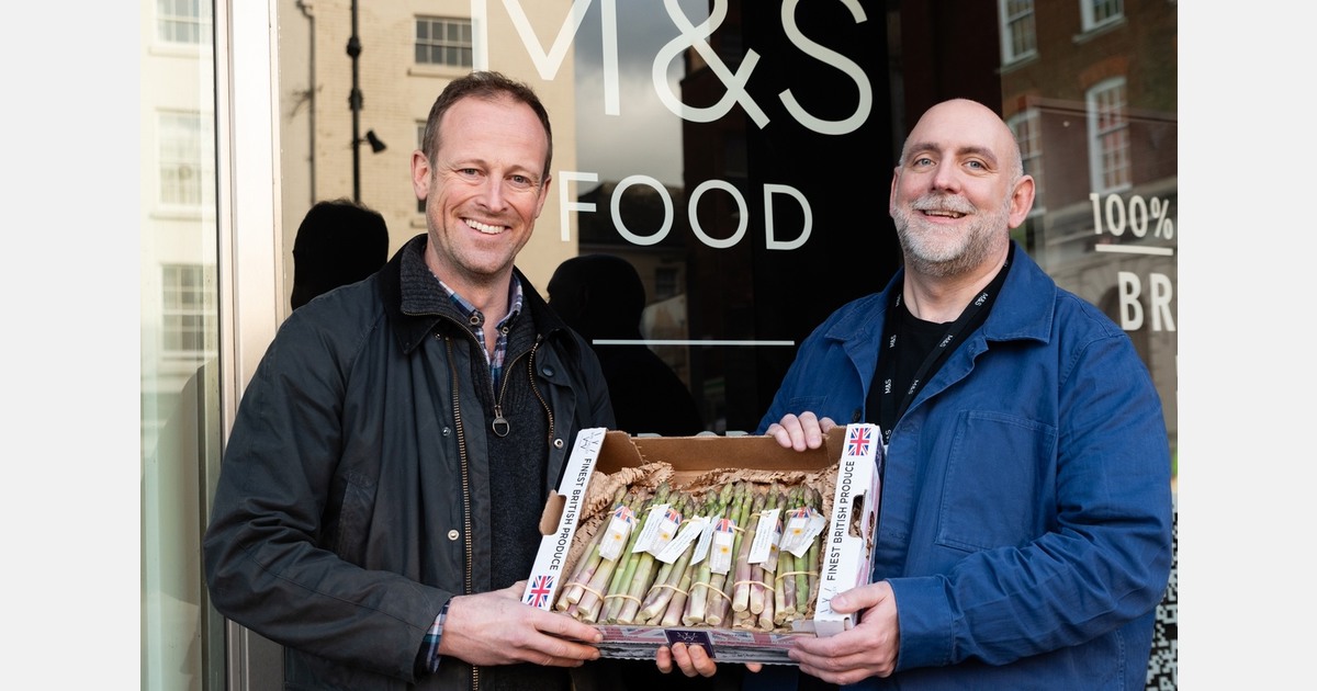 Herefordshire farm starts British asparagus season