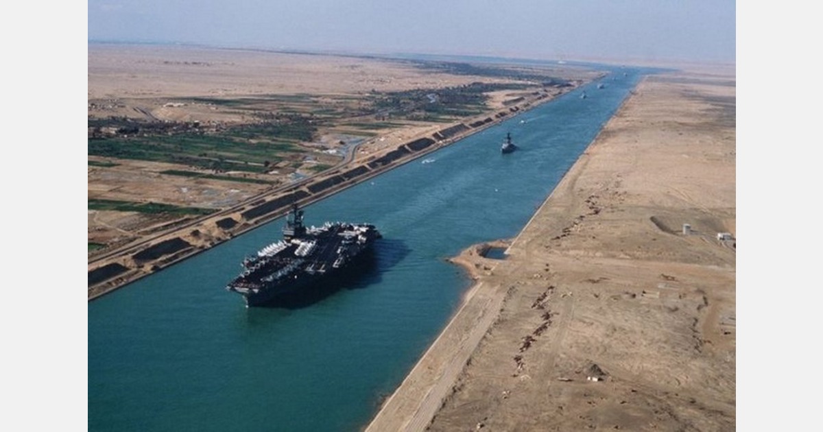 Egypt ends Suez Canal discount for large containerships
