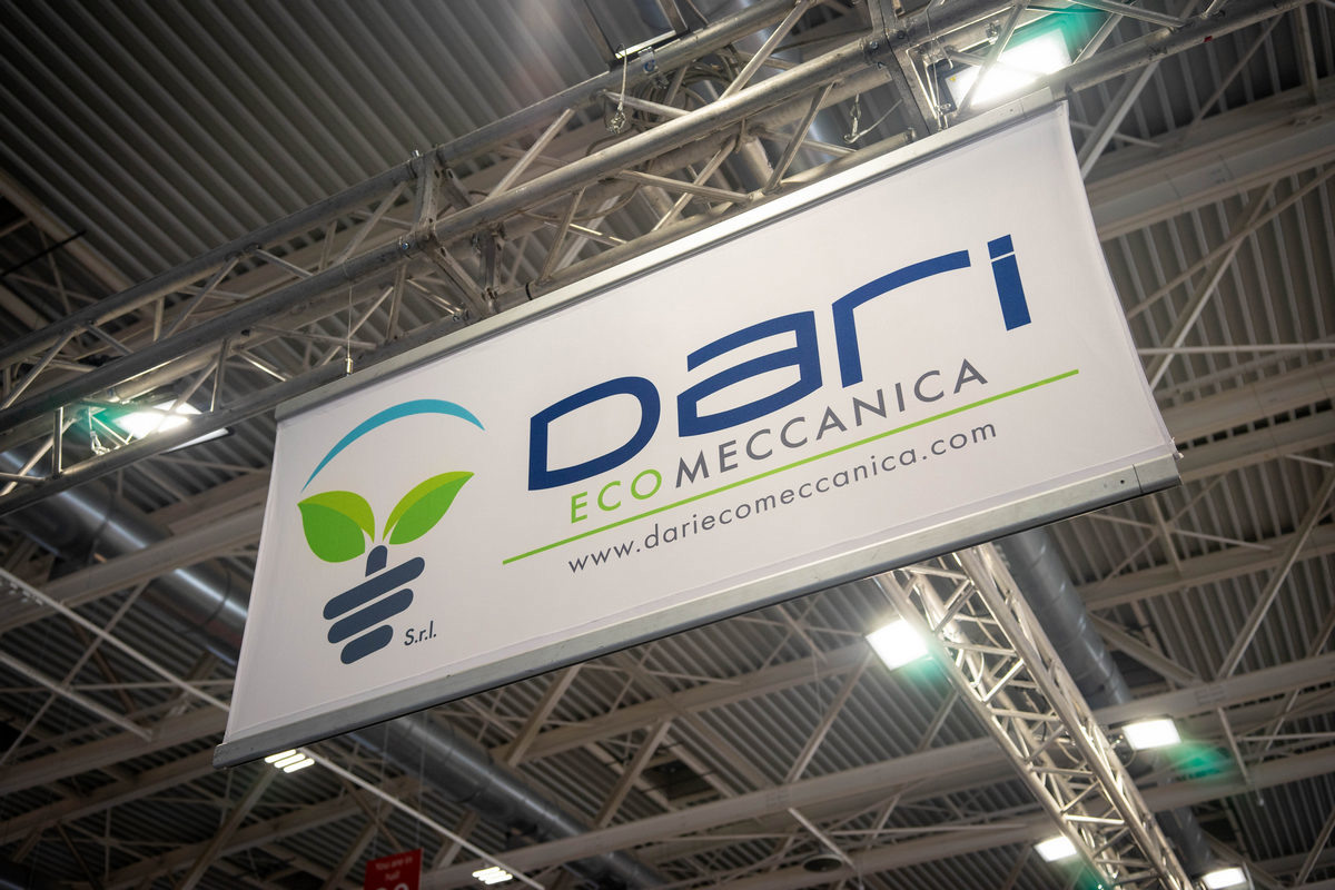 A new open field vegetable harvester that does not stress the soil