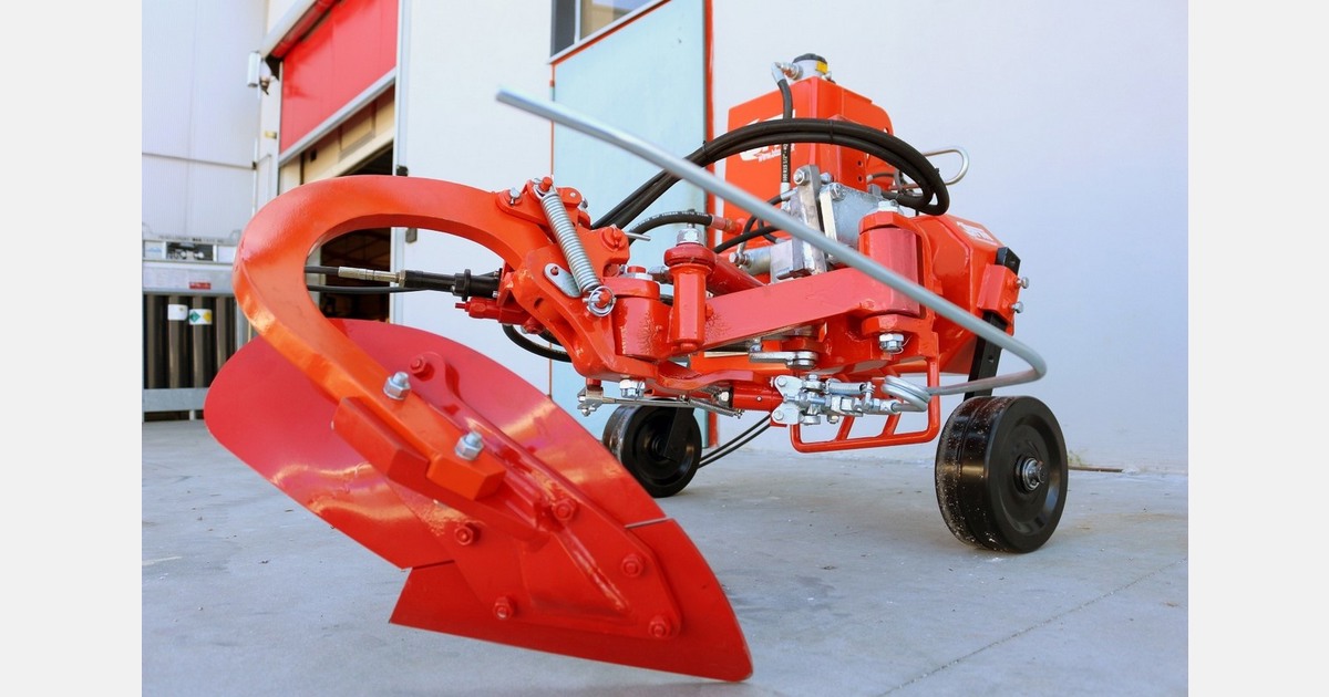 Multi-function machine: Interchangeable inter-row attachments
