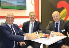 Very cheerful faces at BelOrta’s stand. Chris de Pooter, left, and Jo Lambrecht, right. Centred is Sjors Kruiper from Fruitmasters.