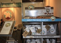 New concept: the cracking Monkey. Pili nuts in a bag.