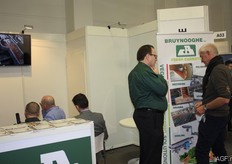 Rik Valk from Bruynooghe in conversation.