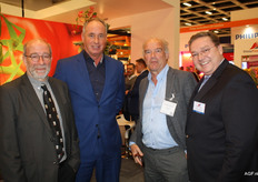 Together, these men harbour plenty of years in the fruit and vegetable trade: Daan van der Kooij, John Duivenbode, Hans van der Kooij and Aad van der Kleij