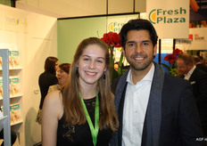 On 1 November, Juan Pablo Salmon joined Central Produce in Barendrecht with a European sales office for Costa Rican banana growers. Here we see him accompanied by Rebekka Boekhout.