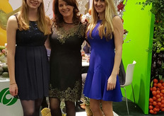 Dirian Boekhout with daughters Rebekka and Corline