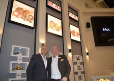 Peter Hobert from Bud Holland in conversation with a customer.