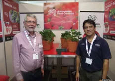 Apollo Gomez from Queensland Department of Agriculture and Fisheries and Roger Broadley from QSGA.