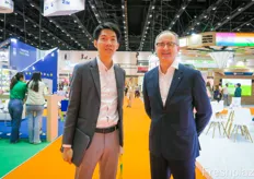 Bayer is expanding into Asia with new team members in Singapore. To the left, Colin Queck, APAC Strategic Accounts and Partnership Manager. To the right is Nico van Vliet, Global Chain Value Development Lead. Visibility and connection with Asian retail is an important strategy for the company.