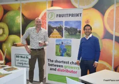 Pieter de Keijzer of Fruitprint. He connects and educates farmers in order for them to be able to export. Next to him is Juan Pablo Duque, the CEO of Equilibria from Colombia.