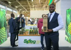 Elefante Green Gold grows Sugarloaf pineapples in Ghana. Kingsley Ansong is owner of the farm. The variety has a special shape and its production is more sustainable with less water intake. Also smaller farmers can participate. Brohmeline levels are lower so less irritation for consumers. 