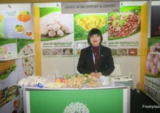 Laiwu Aobo Import & Export exports ginger, garlic and ready-to-eat corn from China. On the photo is Sandy Sun, General Manager. 