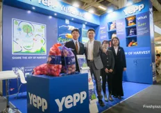 Ningbo Yongfeng Packaging Co.Ltd  with the brand YEPP is a producer of PE raschel bags on roll and PP Leno wicketed bags for automated packing lines. Shi Yong to the left is the company's manager.