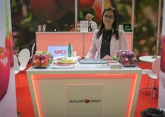 Bialskiowoc is a Polish grower and apple trader. On the photo is Aneta Gtowala.