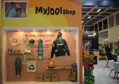 Myjool (Portuguese dates) fully emphasized lifestyle merchandise to market their product to (young) people.