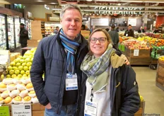 Tour participants Jelger De Vriend and Maud Jentjens of Innovative Fresh in the Netherlands browsing the produce department.