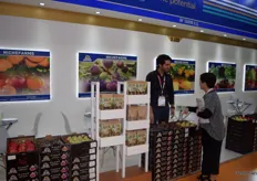 Serhabn Kalsin of the Turkish exporting company Nichefarms was attending to a visitor who was interested in their figs and pomegranates. They also deal in pears and grapes.