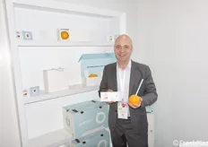 Special oranges from Primor, Spanish Company. Roberto Batres Gomez (China office Ceo)