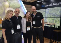 Carolina Aristizabal, Ivan Botero, Daniela Escobar and Alejandro Velasquex from Smurfit Kappa. The company has replaced the plastic crate with a new recyclable cardboard one with the same 10kg capacity.