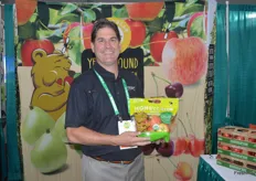 Don Roper with Honeybear Marketing proudly shows organic Honeycrisp apples.