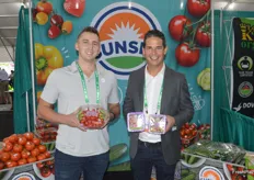 Branden Hontalas and Paul Mastronardi from Sunset/Mastronardi show different organic tomato varieties as well as packaging types. Prior to the start of the trade show, Paul Mastronardi participated in a panel discussion on the growth of Controlled Environment Agriculture: Real or Hype?