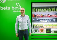 Beta Best Produce recently opened its European office in the UK. At the booth is Mike Soulsby, Director.