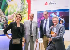 Port of Antwerp with Ingrid Vanstreels, Business Development Advisor Shippers & Forwarders, Hans Frans, Operations Director at DP Survey Group N.V. and Luc Adriaensen from International Distribution Partners N.V.. 