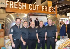 After a long break, the team of EarthFresh was able to bring their trailer with fries and beer to the trade show scene again. From left to right: Pete Hassard, Kevin Sorichetti, Jim Sorichetti, Paul Dubé, and Dan Martin.
